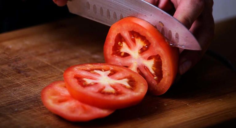 El tomate al natural está bien, pero los nutricionistas recomiendan que ...