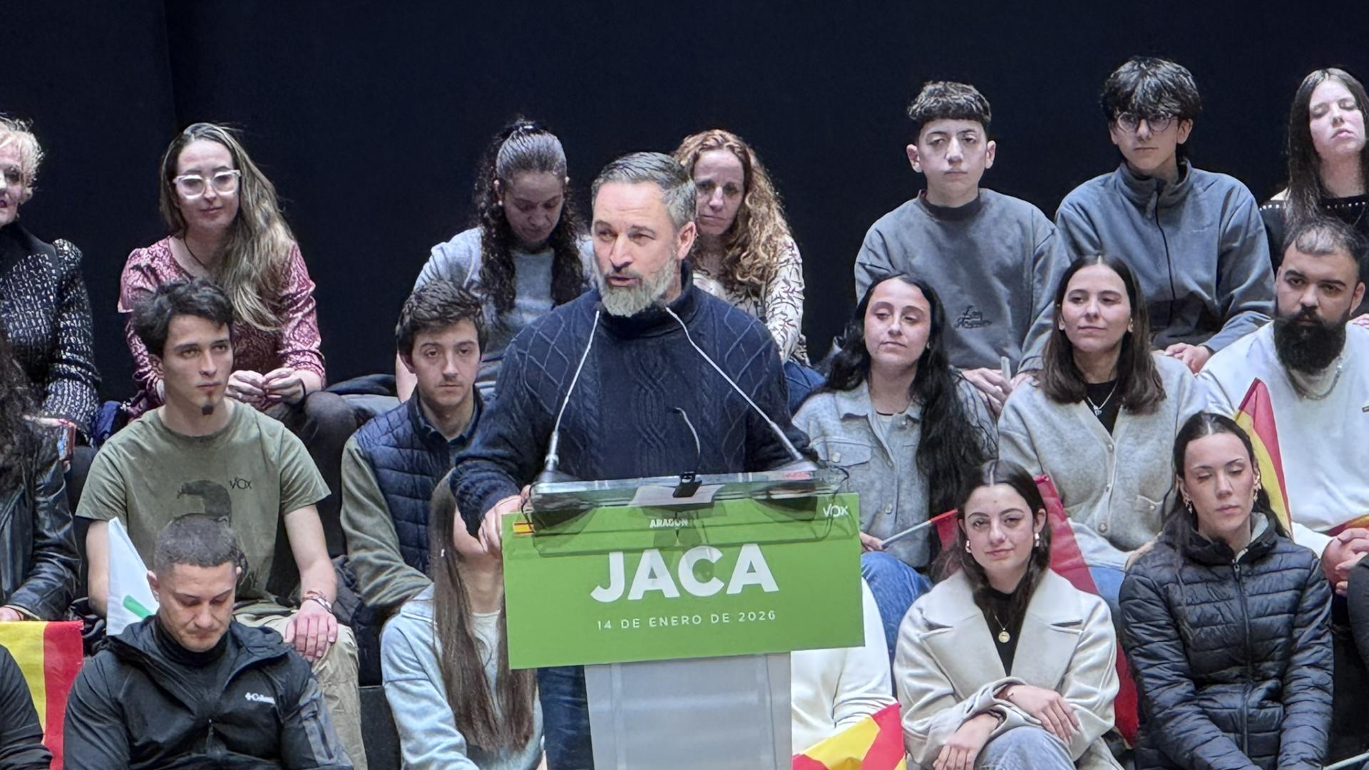 Abascal insiste en Jaca en su crítica a Pilar Alegría: "No tiene que ...