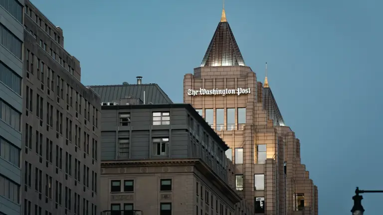 El FBI registra la vivienda de Hannah Natanson, una periodista de 'The Washington Post' acusada de filtrar secretos de Estado