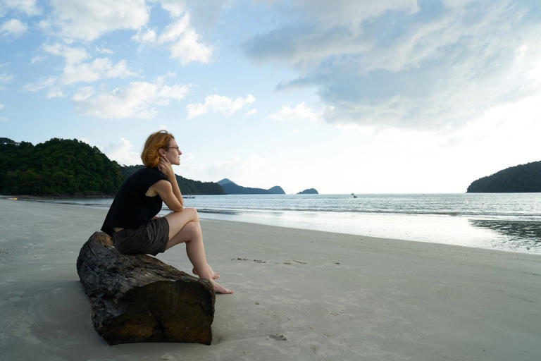 Staying single for longer affects young people's well-being, study finds