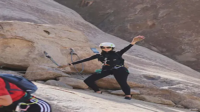 بسمة بوسيل تصعد الجبال