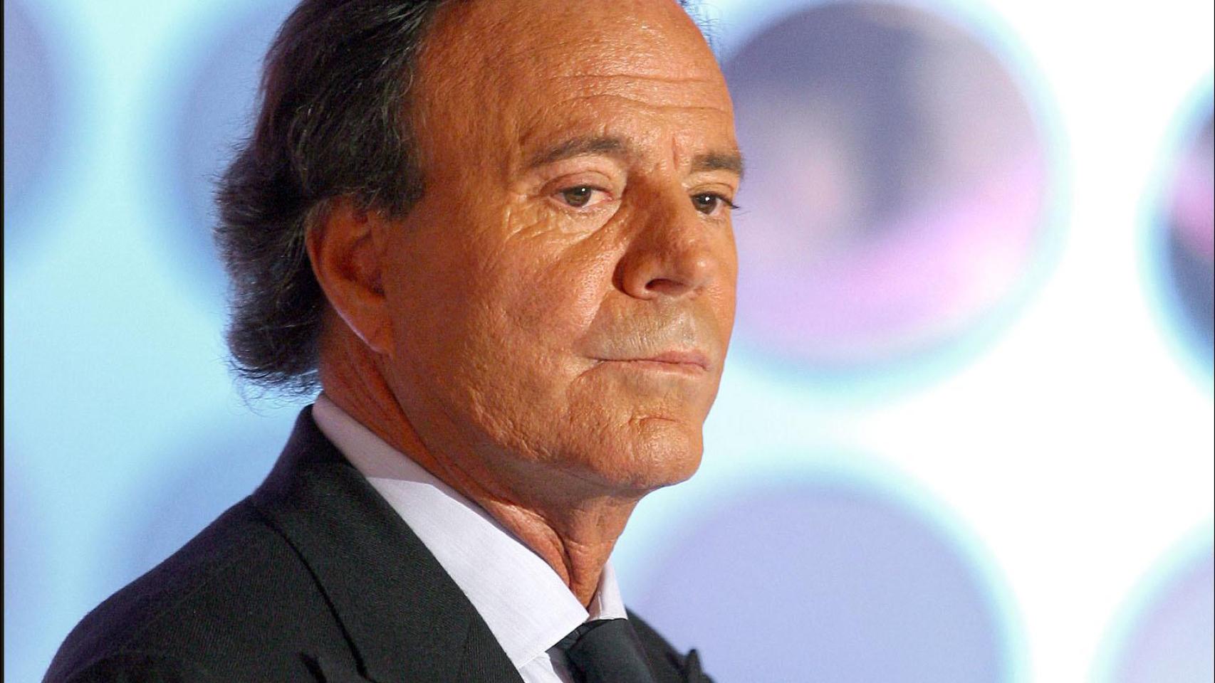 Julio Iglesias demanda a la gallega Yolanda Díaz por acusarle de abusos ...