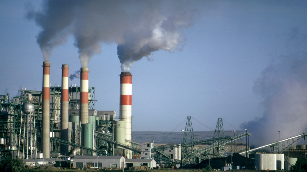 US carbon pollution spikes in 2025 as cold winter, gas prices, data ...