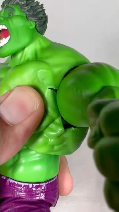 It ripped! - Marvel Legends Maximum Series Hulk QC/ design flaw? # ...