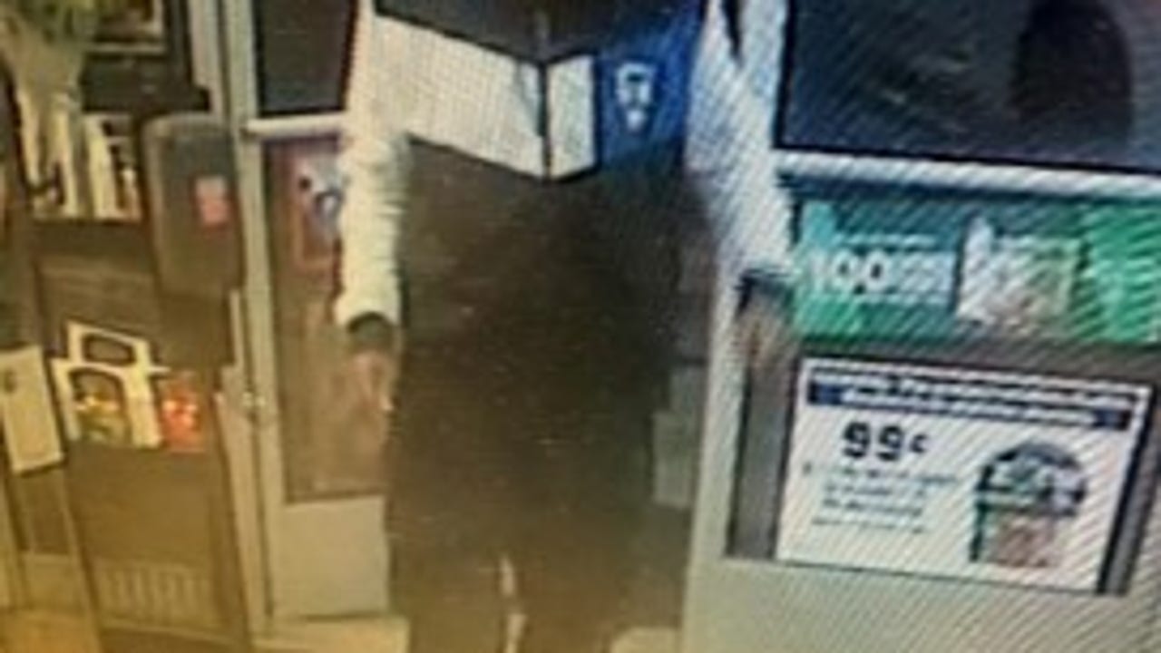 Madison Heights police searching for 7-Eleven robbery suspect