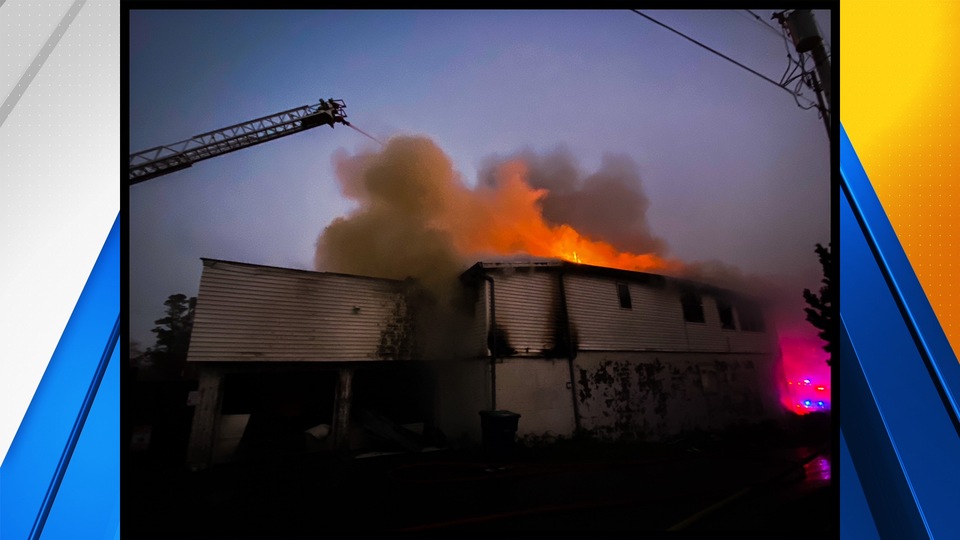 2 hurt after apartment fire near arcade in Lincoln City