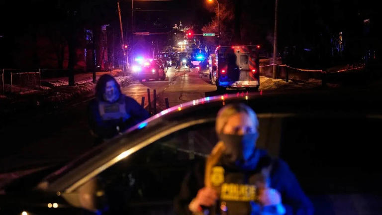 Another ICE shooting in Minneapolis: Chaos erupts after federal agent ...