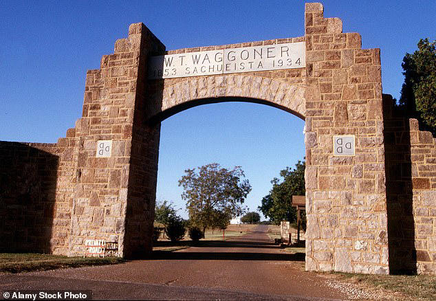 Billionaire sports tycoon becomes America's biggest landowner with ...