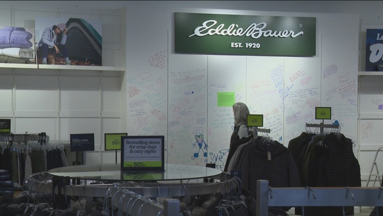 One of the last stores at the Boise Factory Outlets says one final goodbye
