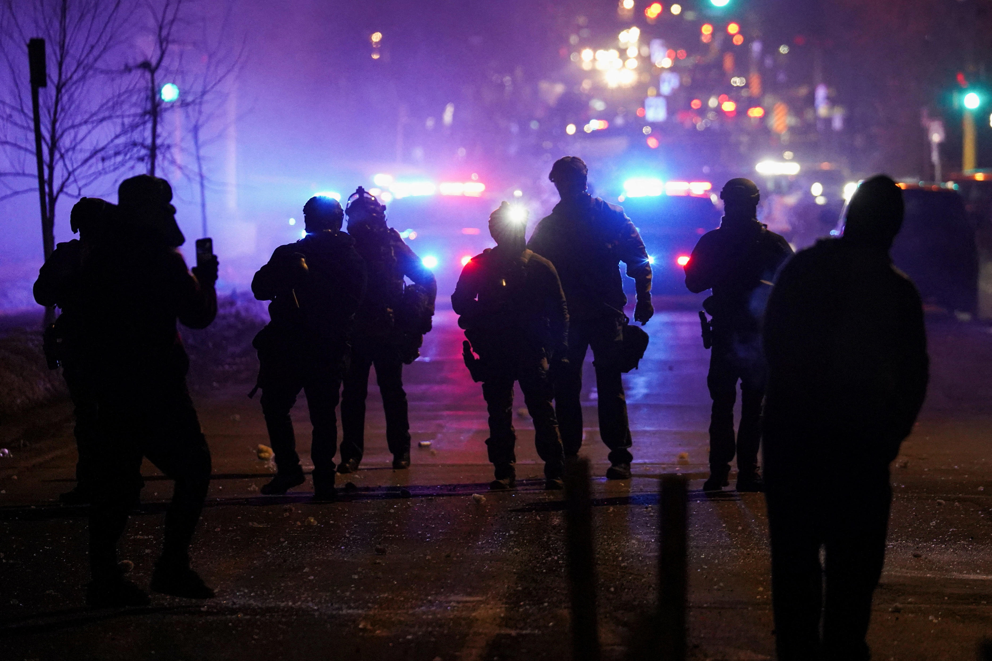 DHS says federal agent shot man in Minneapolis after pursuit, attack<br>