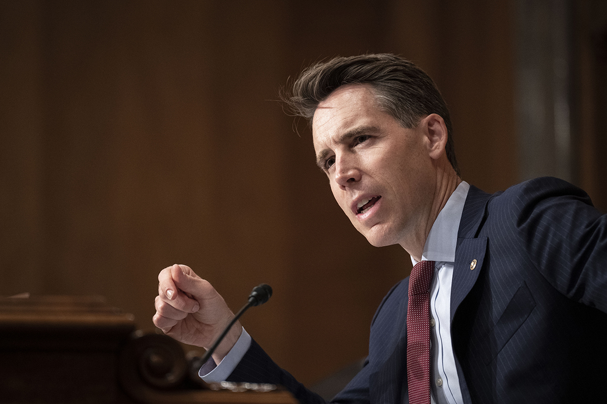 Sen. Josh Hawley grills expert Democrat witness on if men can get ...