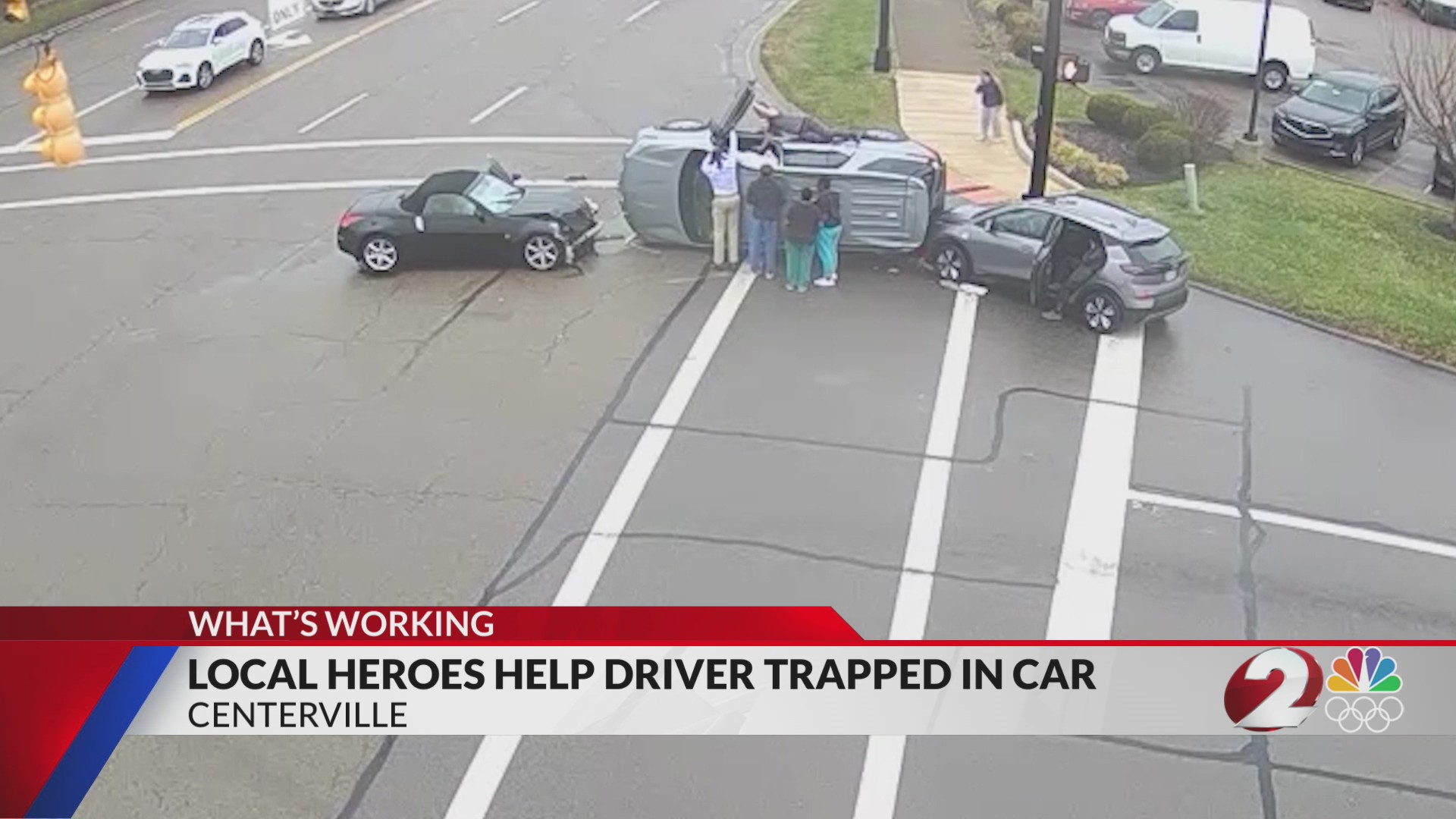 Centerville residents help driver trapped in car
