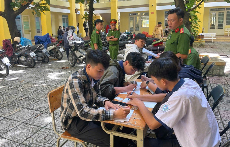 Sở GD&ĐT TPHCM 'siết' an toàn giao thông với học sinh