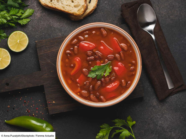 Soupe aux tomates protéinée : la recette pour un repas complet