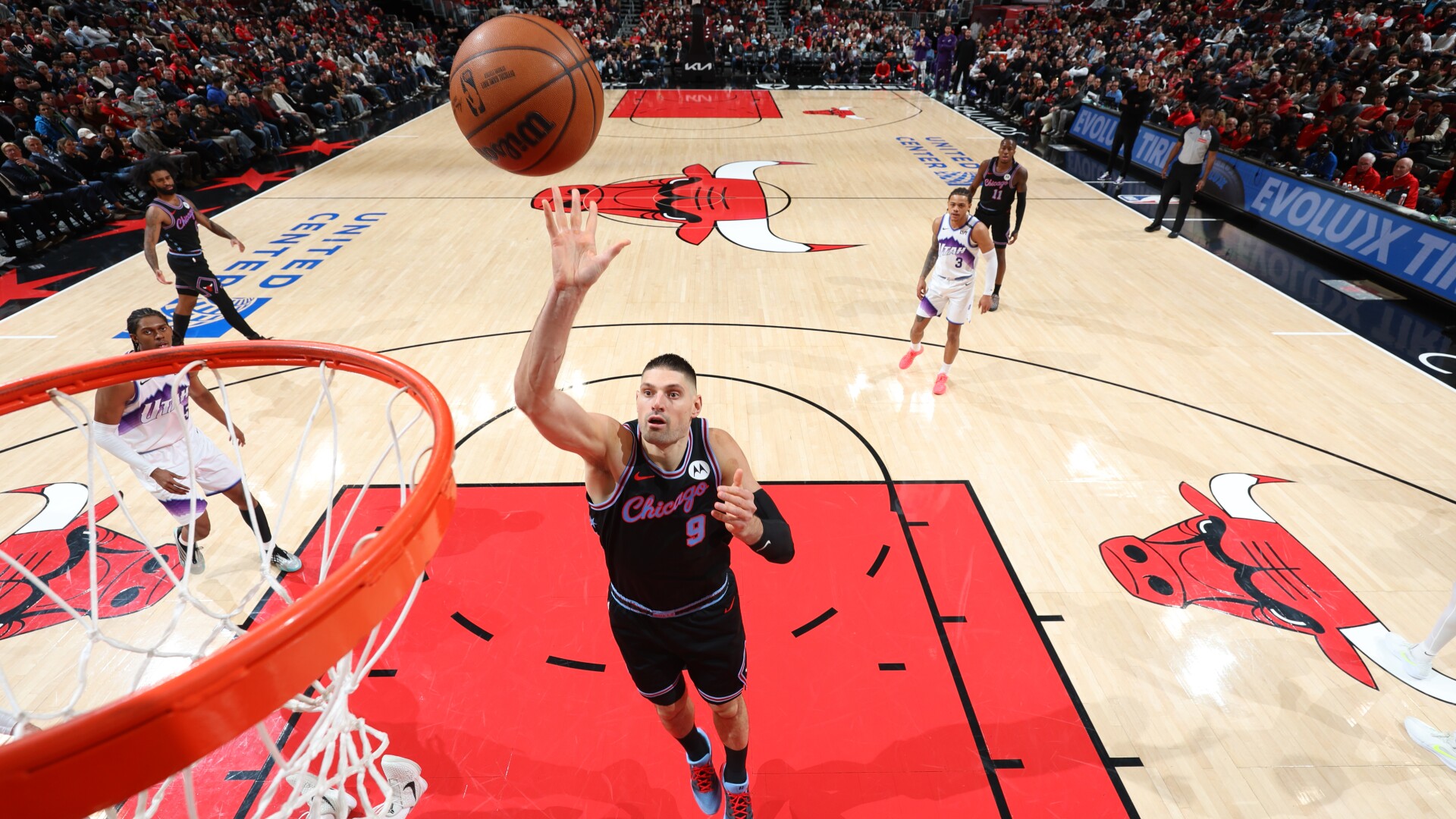 Watch Bulls' insane game-winning play to beat Jazz