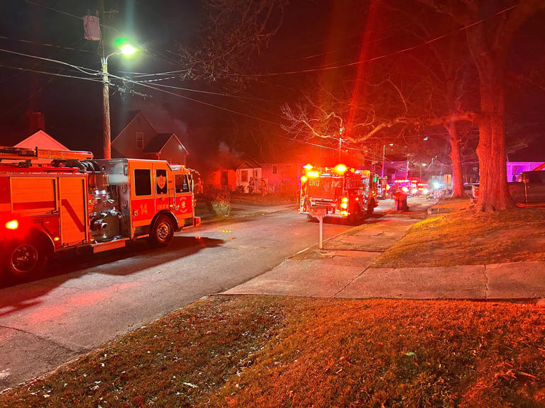 Crews battle house fire and bitter cold temperatures in Atlanta ...