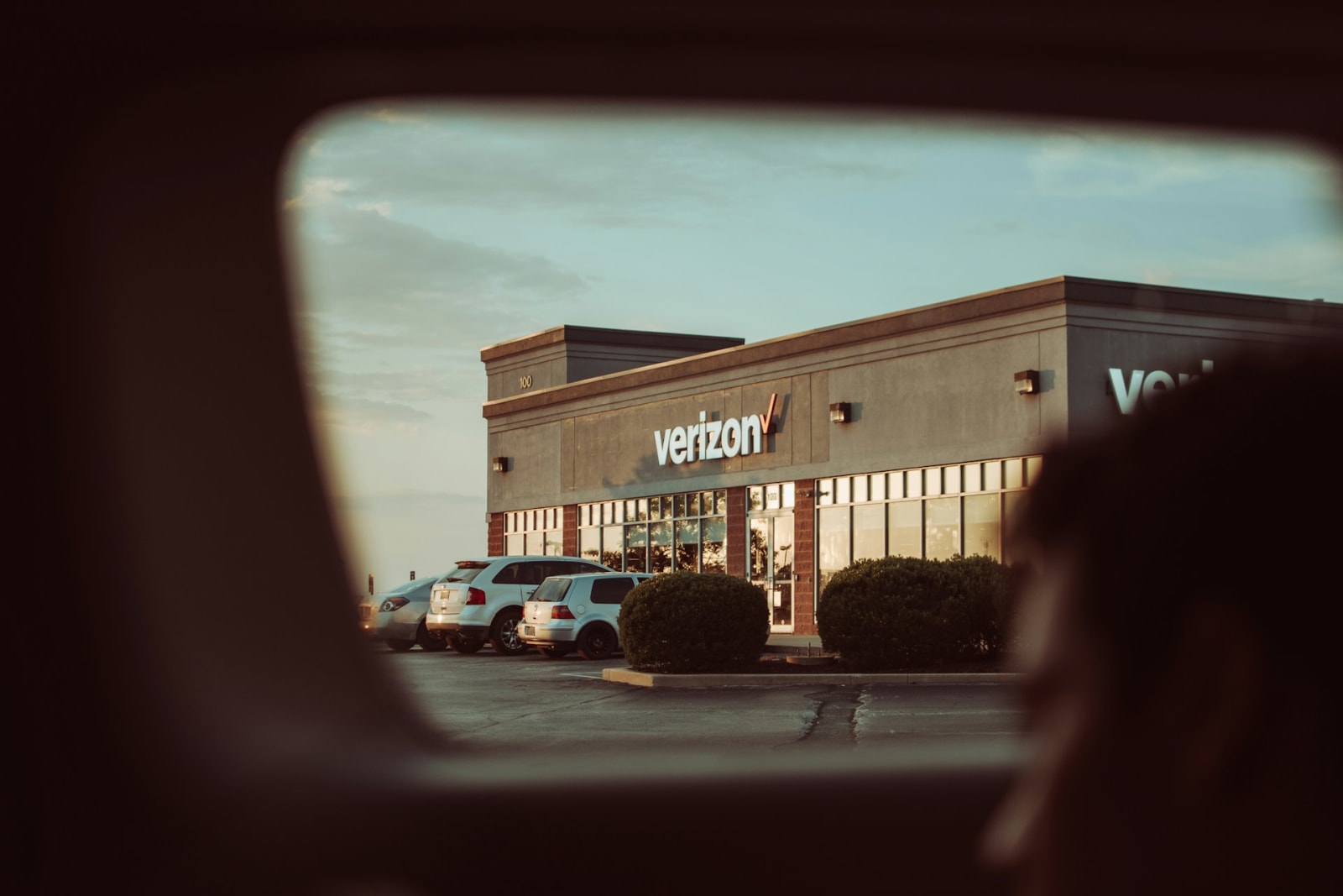 Is Verizon down? Millions left without service as iPhones show 'SOS ...