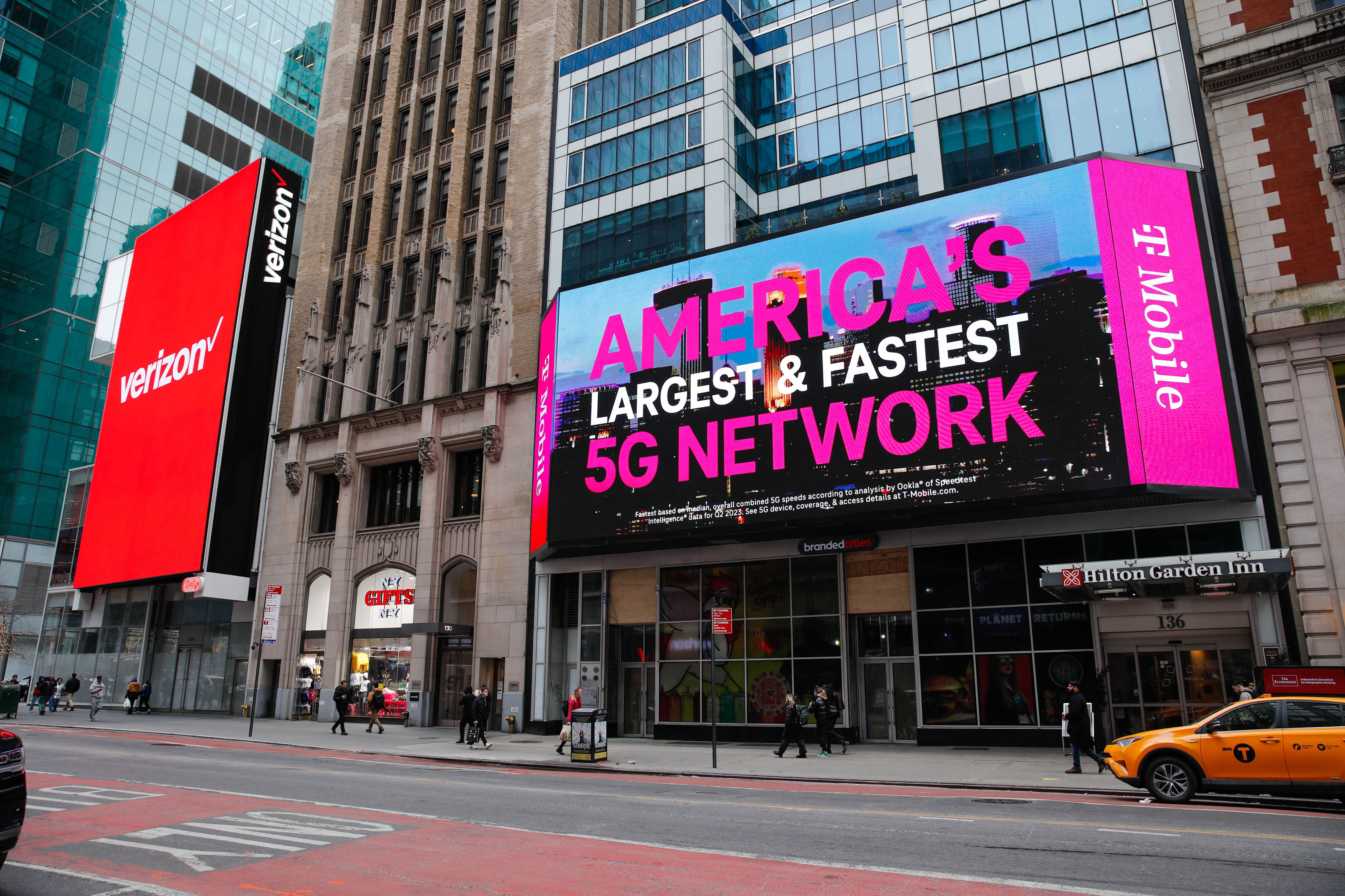 T-Mobile takes jab at Verizon outage in service update