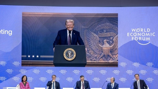 US Supreme Court holds back decision on Donald Trump's global tariff policy