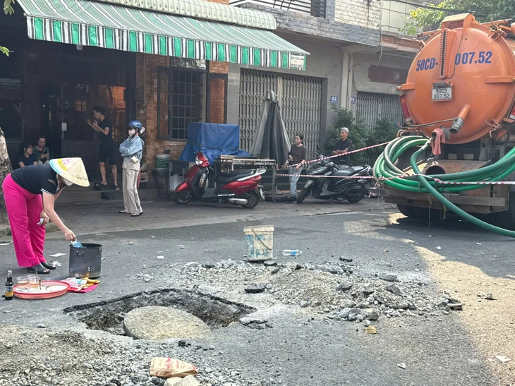 Hai người chết dưới hố ga ở Phú Mỹ nghi do ngạt khí