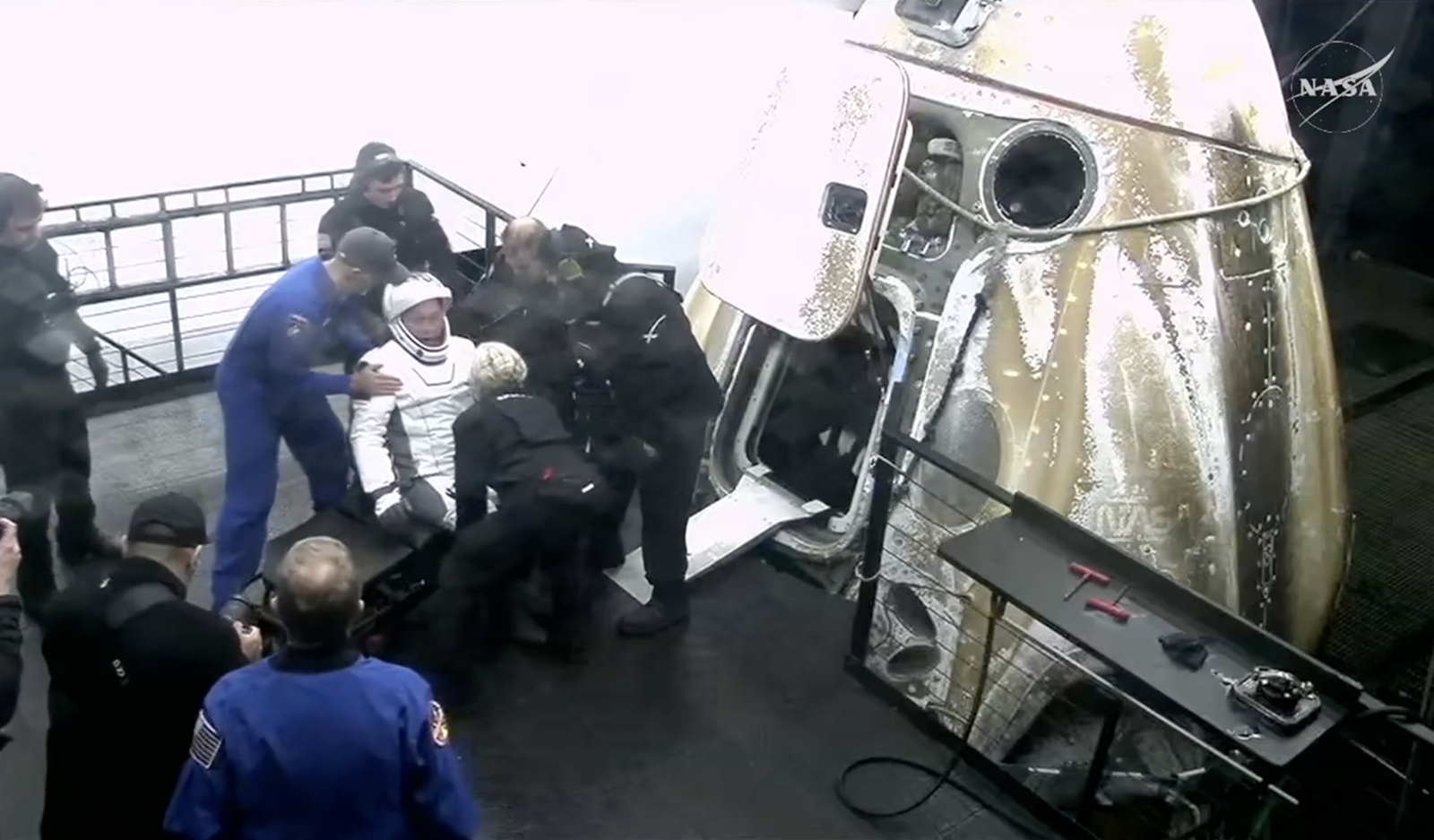 ISS mission splashes down after medical issue<br><br>