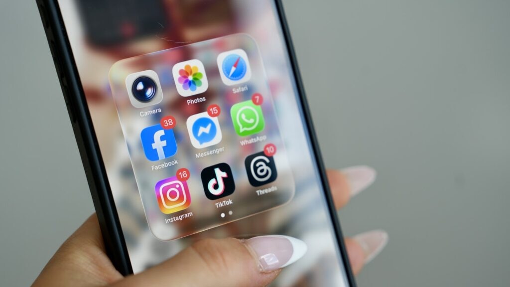 More than 4.7m social media accounts closed in two days after ban began ...