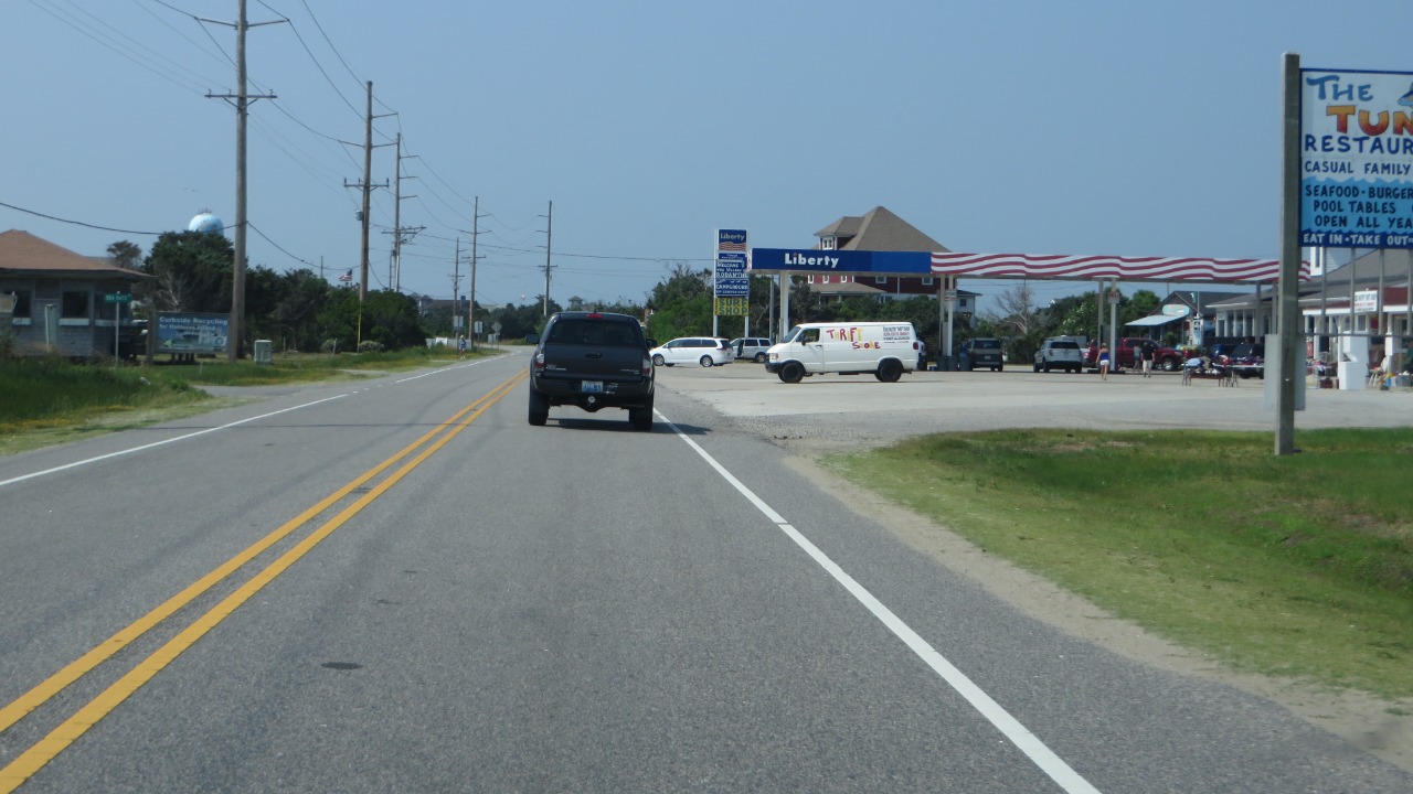 ‘The road’s gone’: 1,000 trapped on Outer Banks as highway vanishes into sea<br>