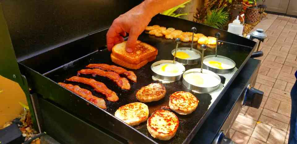 How a compact griddle delivers big flavor for a morning feast