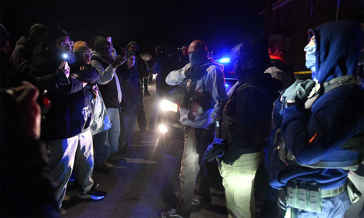 Ông Trump dọa dùng luật chống nổi loạn để đối phó biểu tình ở Minnesota