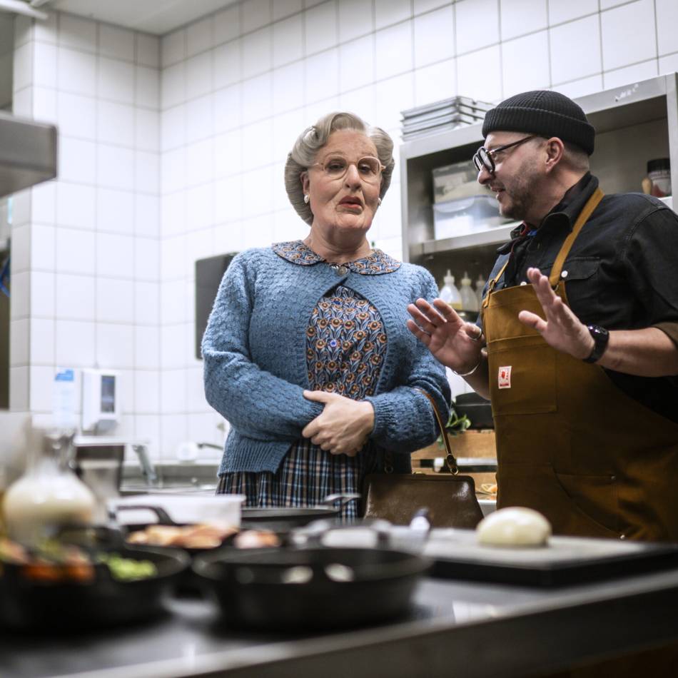 Sebastian Lege gibt Mrs. Doubtfire Nachhilfe – 