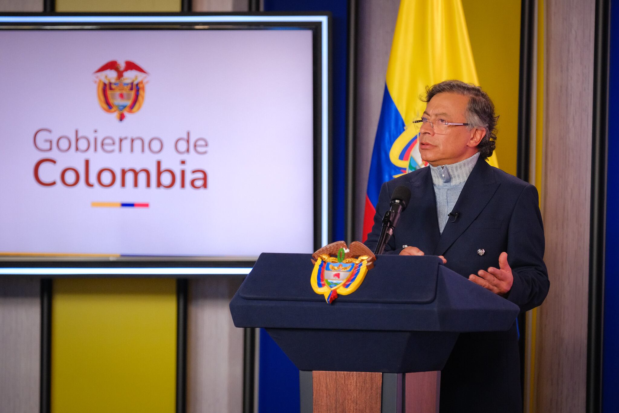 Gustavo Petro quiere atajar el incremento de las tarifas de vigilancia ...
