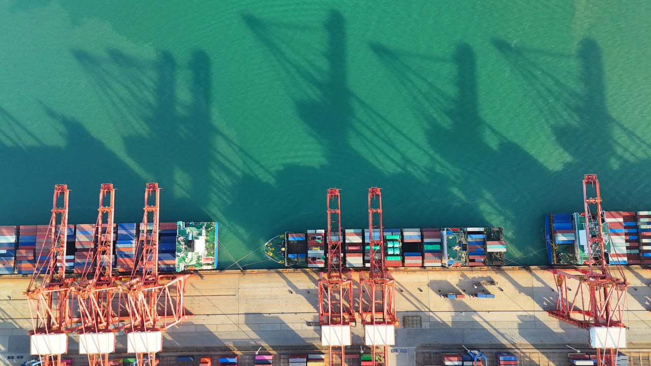 Talk about range anxiety—could giant cargo ships run on batteries?