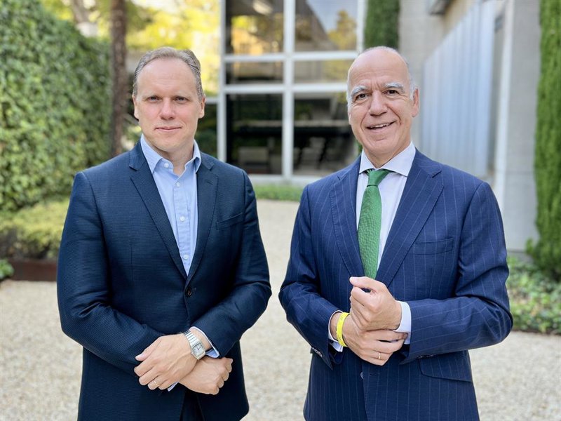 Lacalle advierte: si el petróleo supera los 75 dólares, el alza no tendrá techo