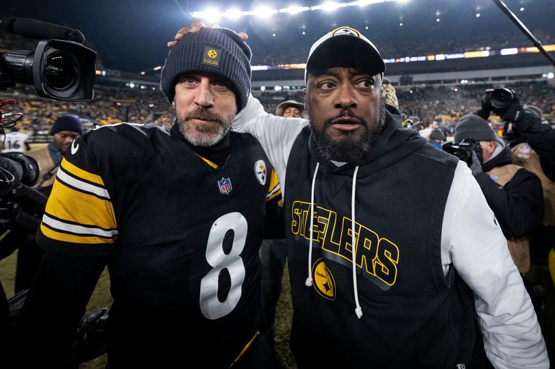 Aaron Rodgers' blubbering last two words to Mike Tomlin after locker room  announcement
