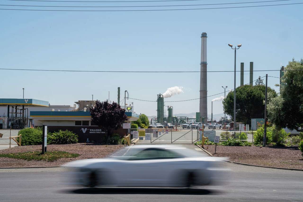 Hundreds of layoffs set to begin as Valero idles Bay Area refinery<br><br>