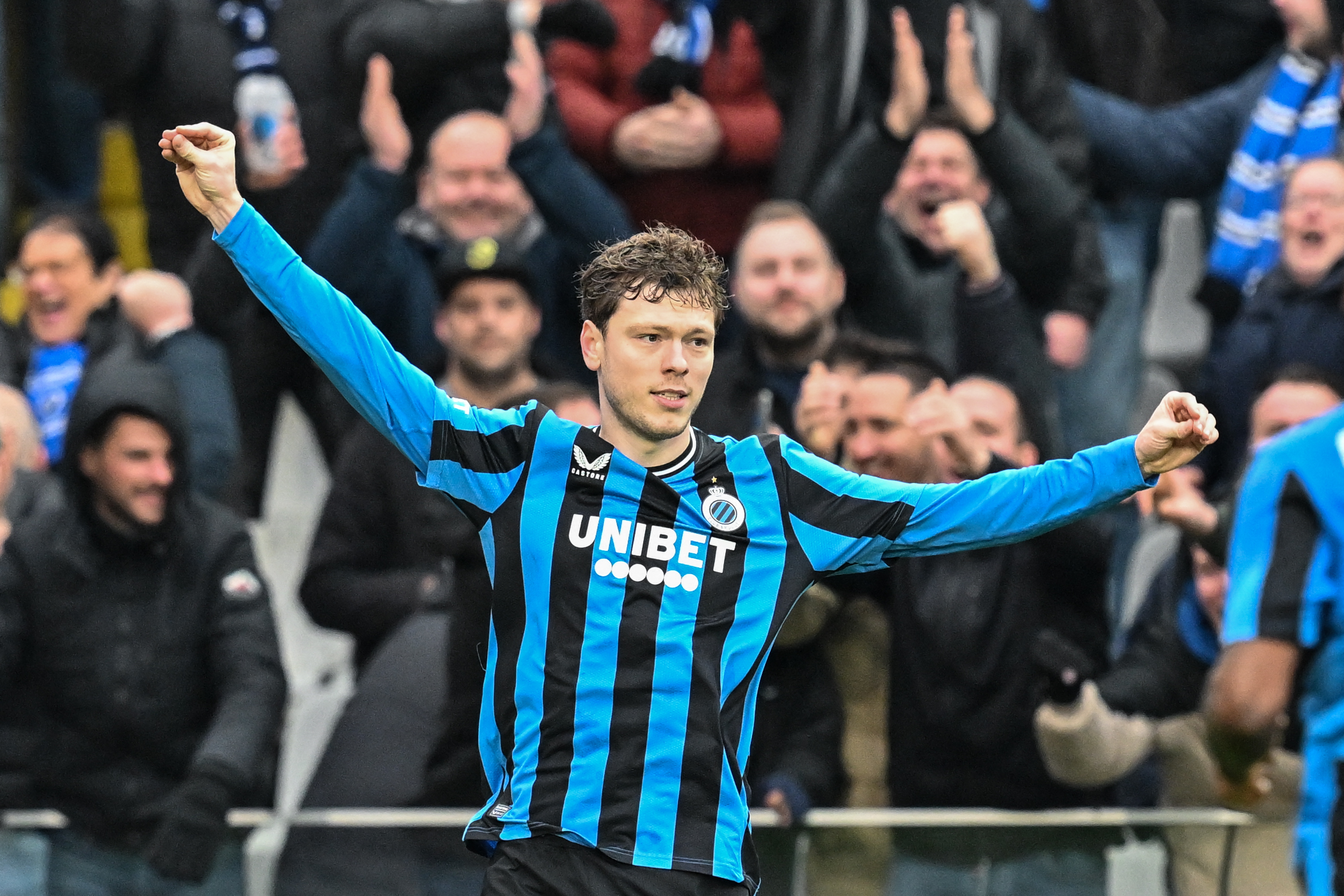Andreas Skov Olsen to Rangers latest as 'weapon' arrives at training ...
