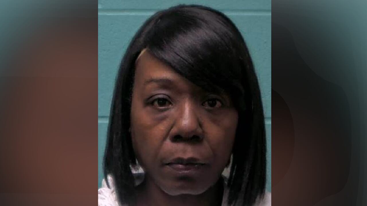 Kinston woman charged with attempted murder in boyfriend stabbing