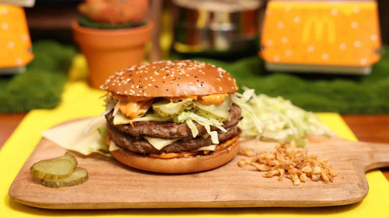 McDonald's biggest burger ever heads to the US and clocks in at 1,057 ...