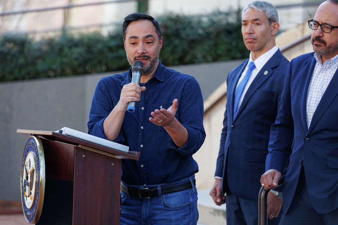 US Rep. Joaquin Castro seeks to block Trump from attacking Mexico