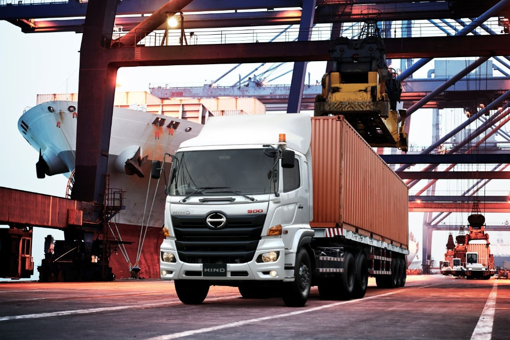 Hino kuasai pasar medium duty truck 2025