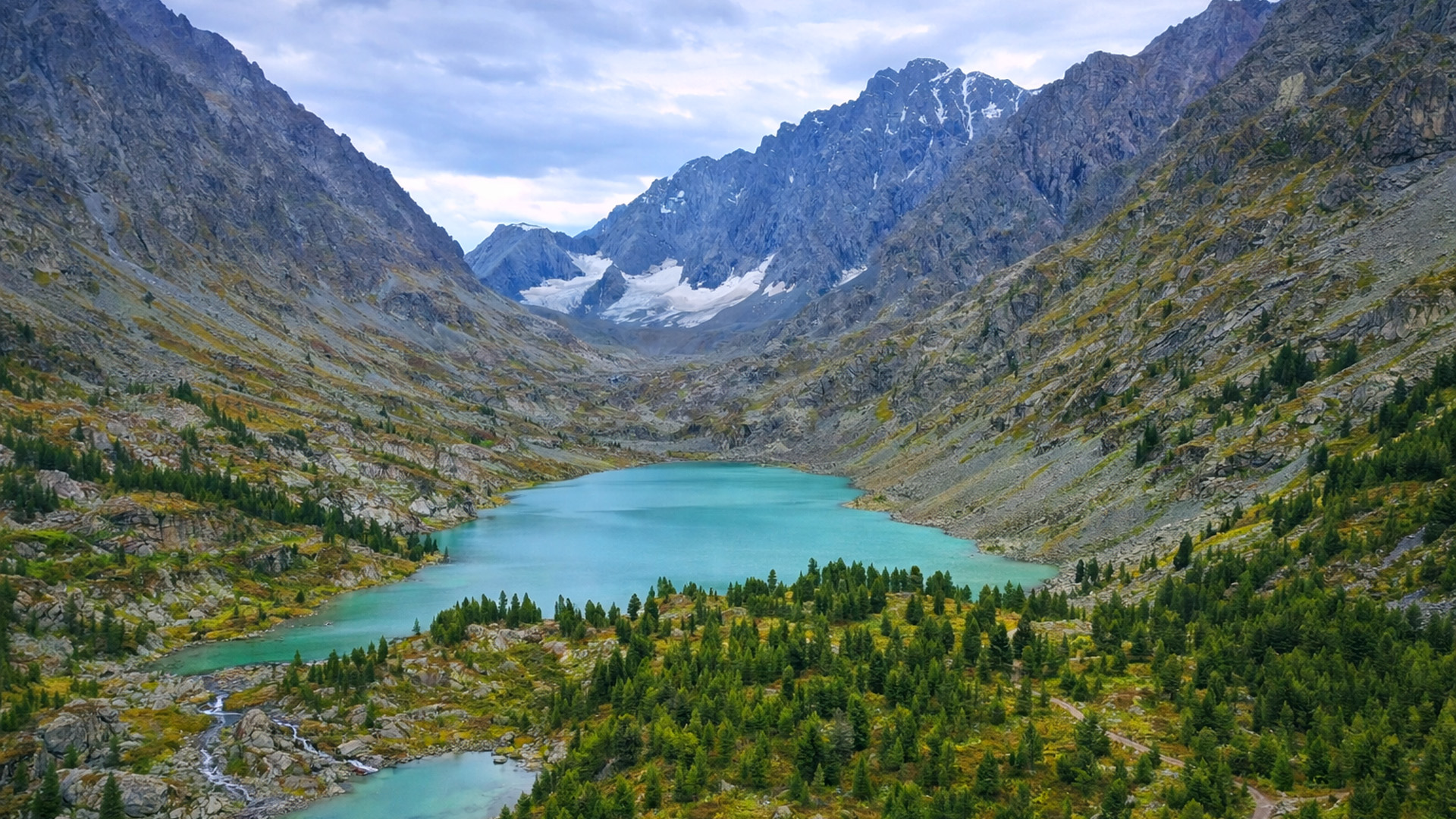 Why is the water in this mountain lake so blue?