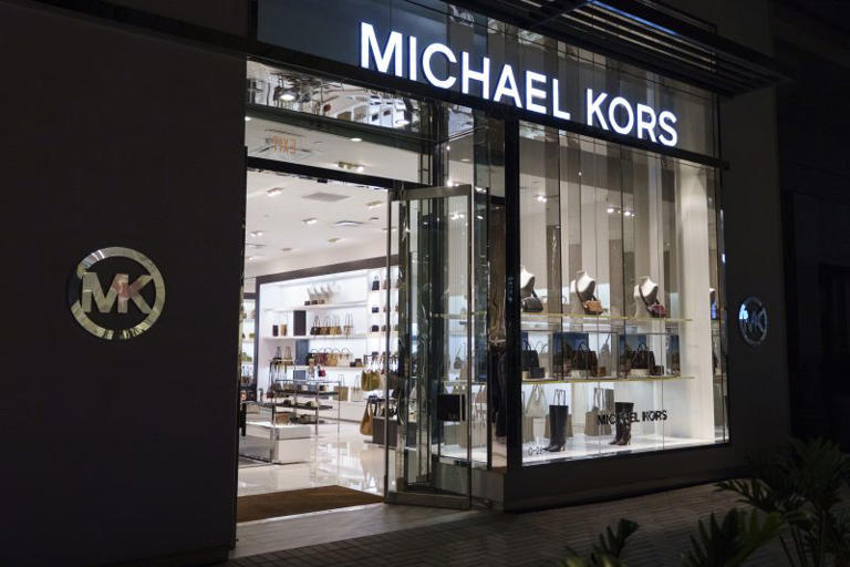 Micheal Kors Classes Michael Kors Archives - Sunglass Hut South Africa main image 3