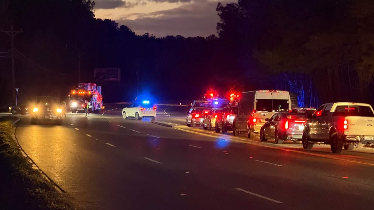 Emergency crews respond to gas leak in Goose Creek