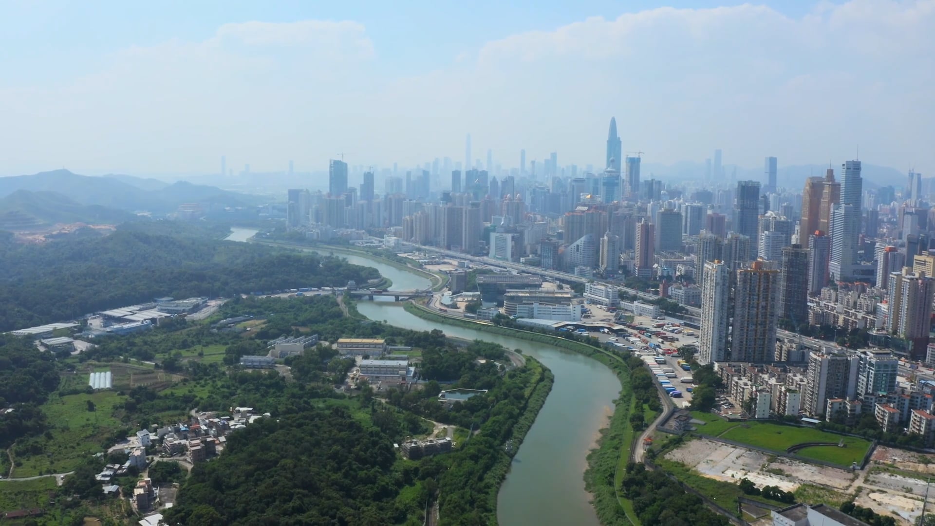 広東省：ドローンによる驚異的な映像で明らかになった中国の省