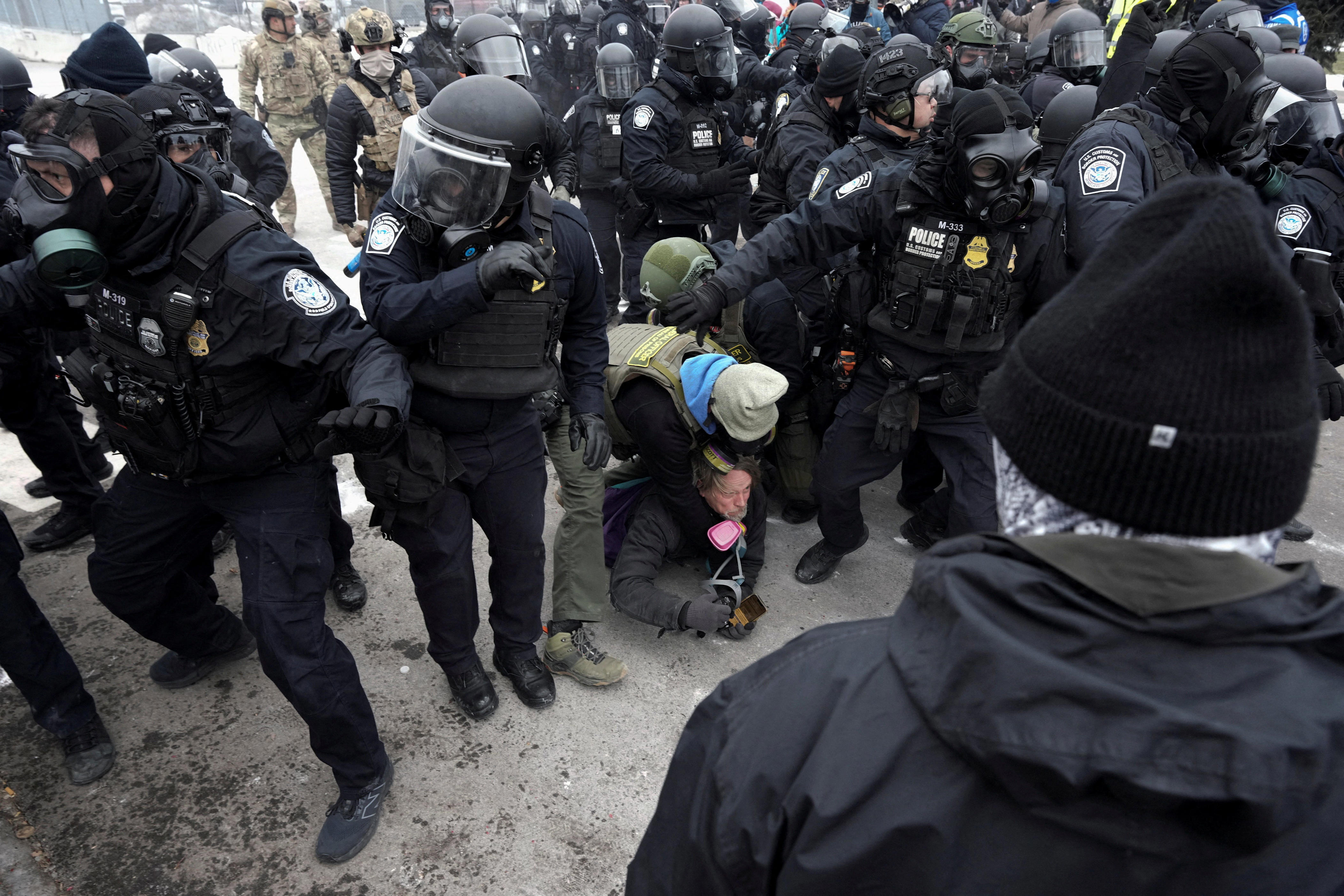 Federal agents continue surge of immigration enforcement in Minnesota