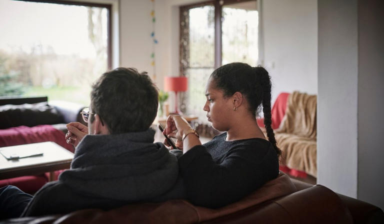Picture Idea: What Is Phubbing And Is It Ruining Your Relationship