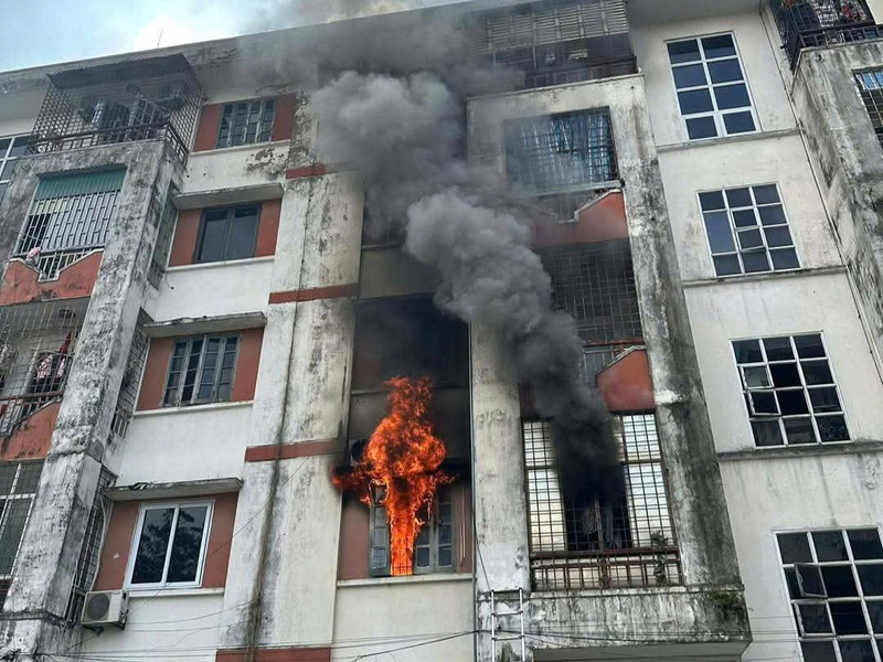 Cháy căn hộ chung cư