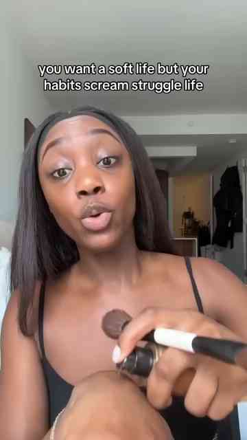 Habits that scream pretty wealthy woman<br>