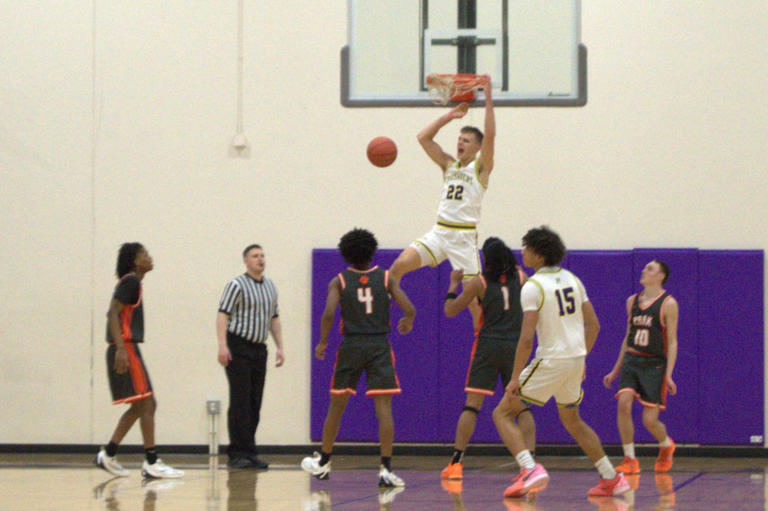 Racine Lutheran dominates for first win over Park in 21st century