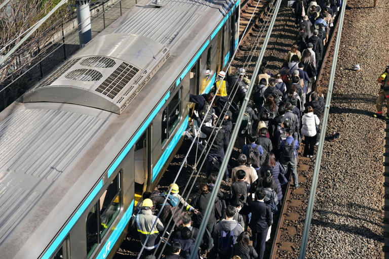 673,000 affected as Tokyo's Yamanote loop line halted by power outage